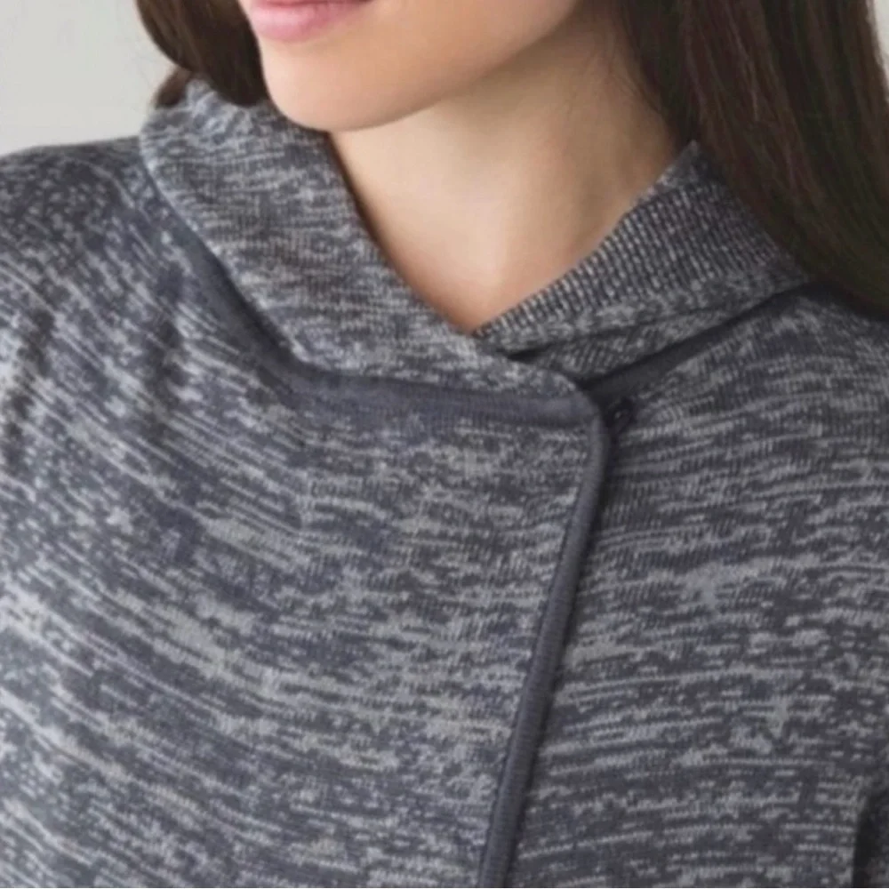 Lululemon Peace of Mind Wrap Cardigan Size 8 Women Sweater